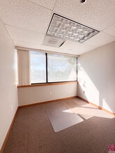 546 S Broad St, Meriden, CT for lease Interior Photo- Image 1 of 7