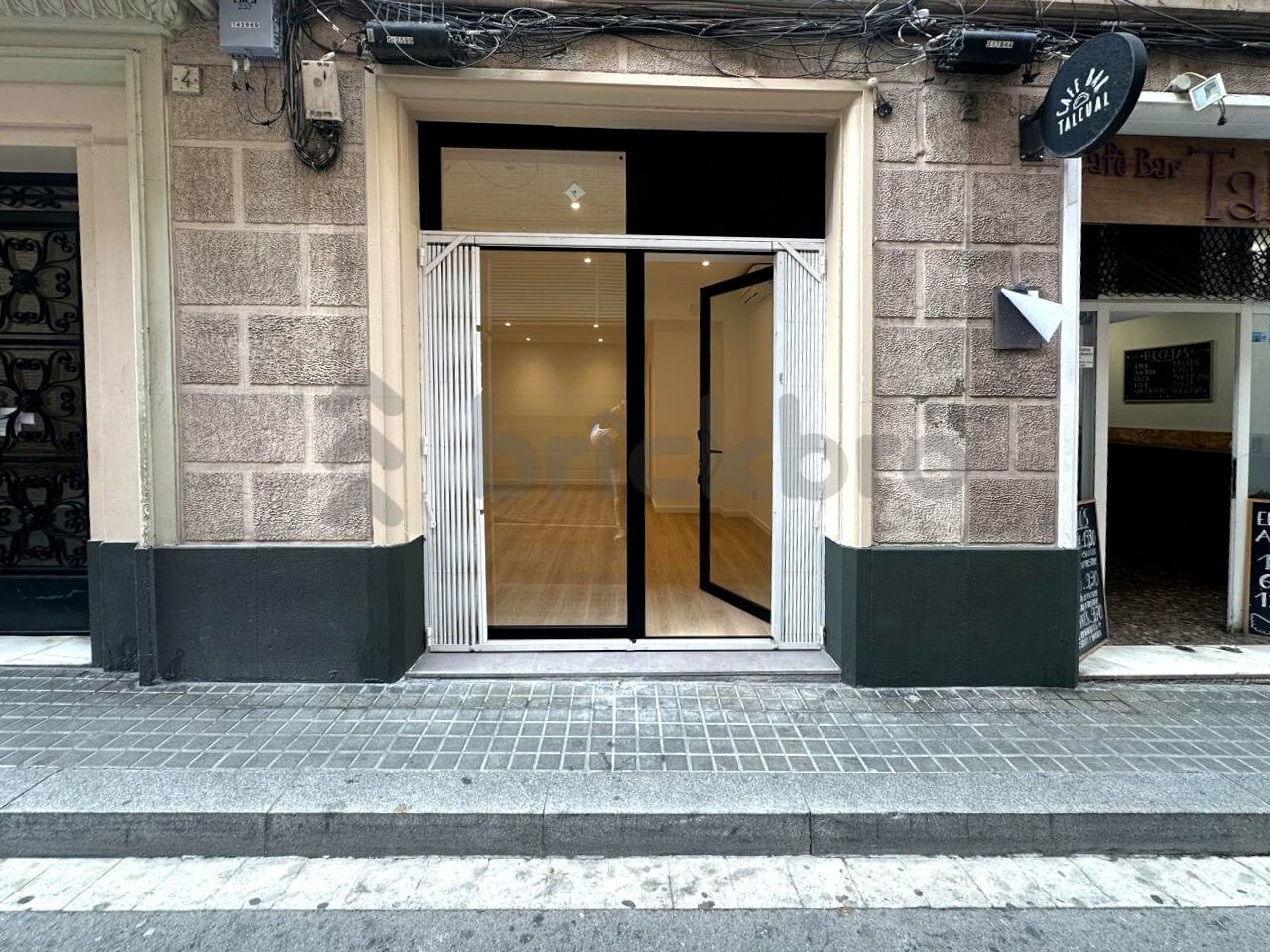 Retail in Barcelona, Barcelona for lease Interior Photo- Image 1 of 12