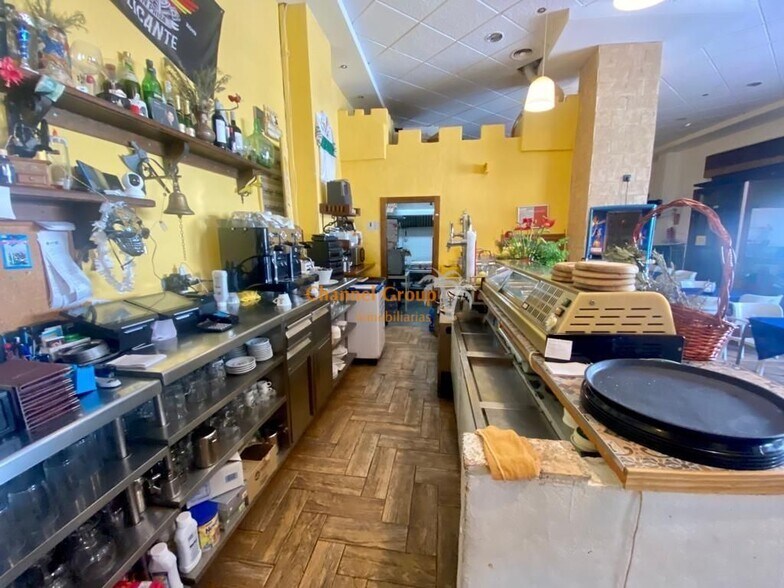 Retail in Orihuela for lease - Building Photo - Image 2 of 11