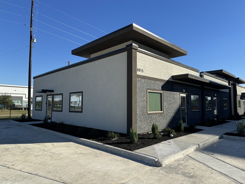 8815 West Rd, Houston, TX for lease - Building Photo - Image 2 of 9