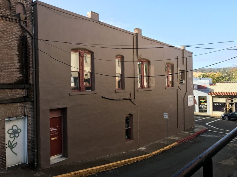 8 Court St, Jackson, CA for lease - Building Photo - Image 2 of 28