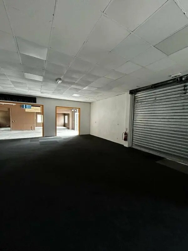 Flex in for lease Interior Photo- Image 1 of 3