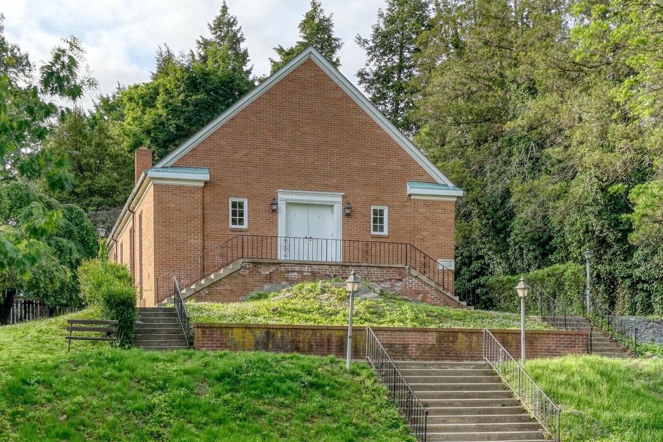 6933 Sherwood Rd, Philadelphia, PA 19151