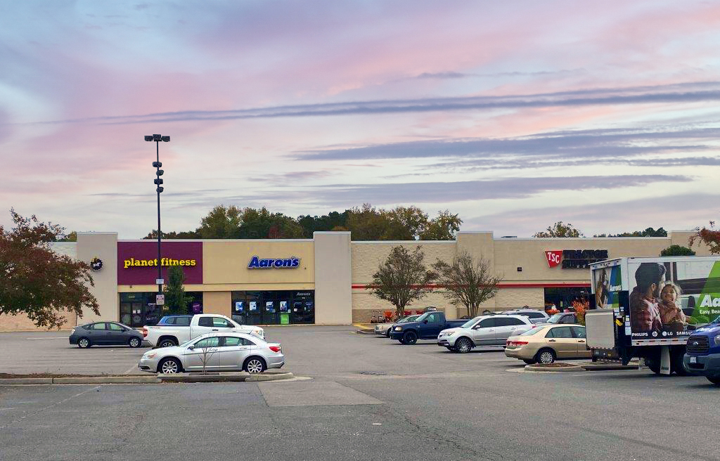 6533-6585 Market Dr, Gloucester, VA for lease Building Photo- Image 1 of 22