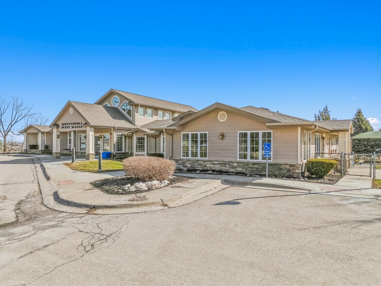 18544 W Maple Rd, Elkhorn, NE for sale - Building Photo - Image 1 of 5