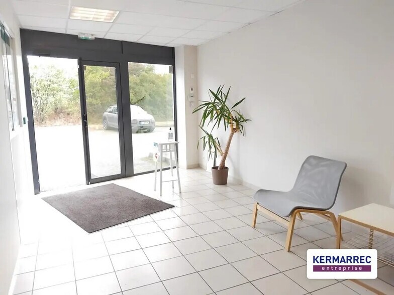 Flex in Chartres-de-Bretagne for lease - Building Photo - Image 2 of 8