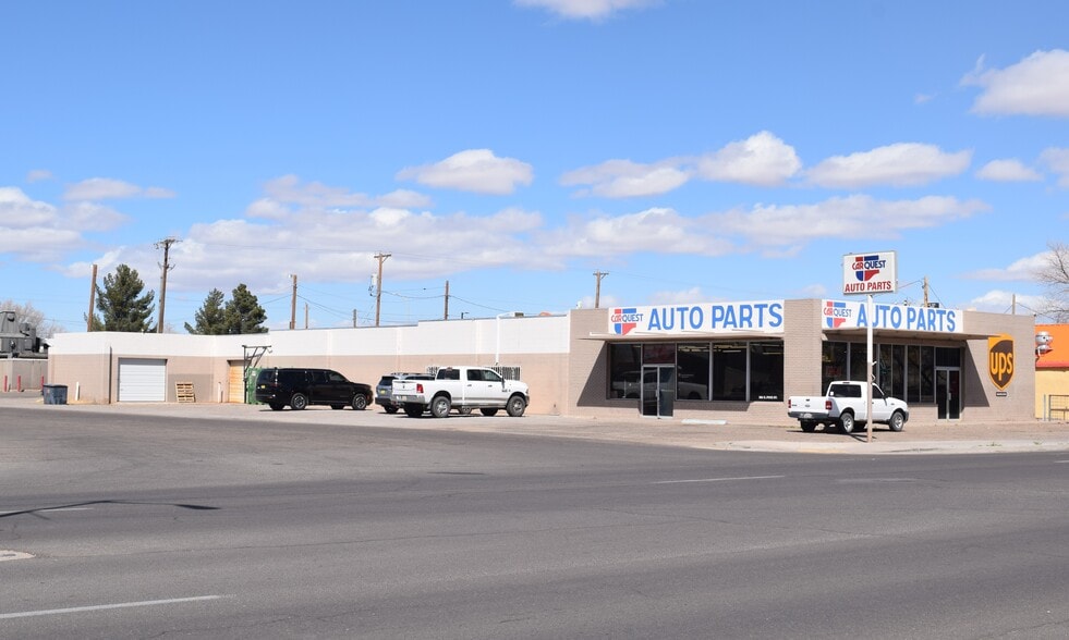301 E Pine St, Deming, NM for sale - Primary Photo - Image 1 of 34