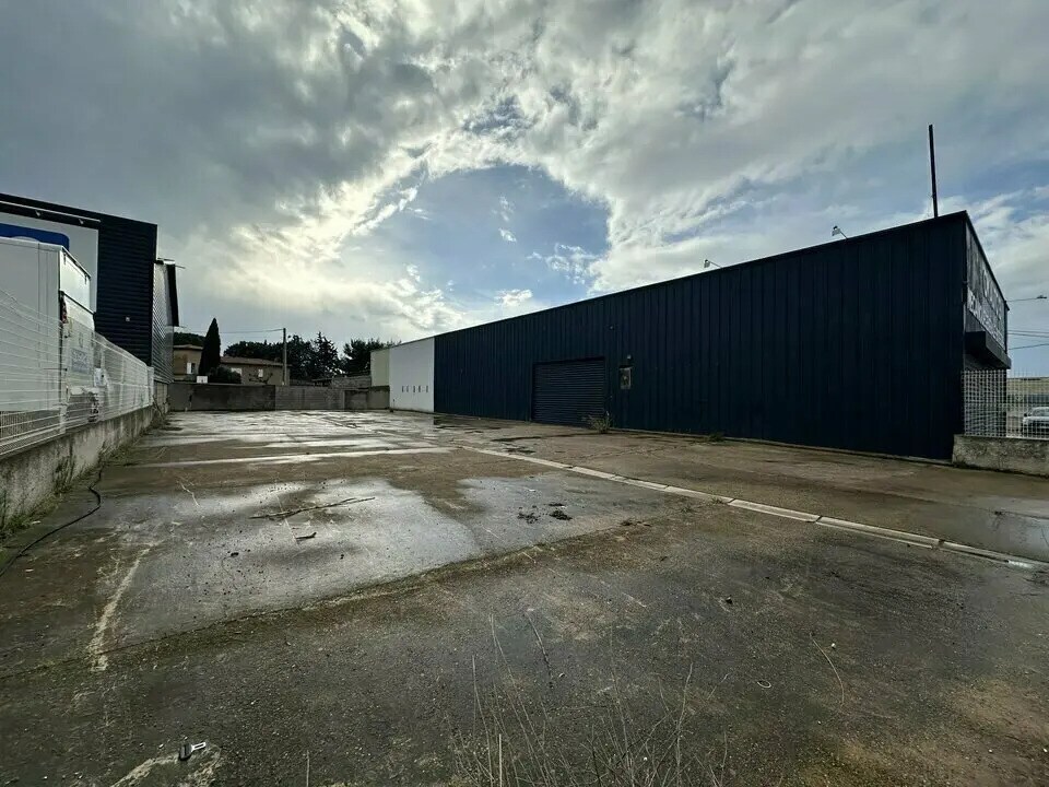 Industrial in Port-de-Bouc for lease Building Photo- Image 1 of 13