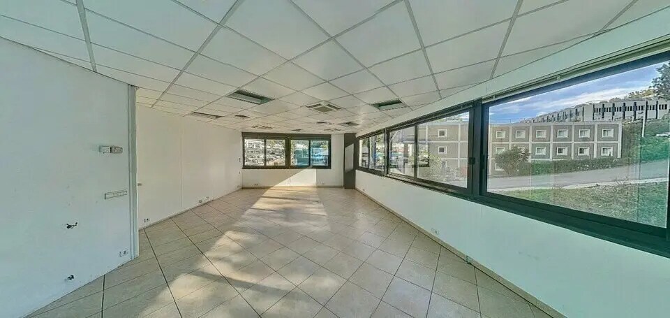 Office in Vallauris for lease - Interior Photo - Image 3 of 4