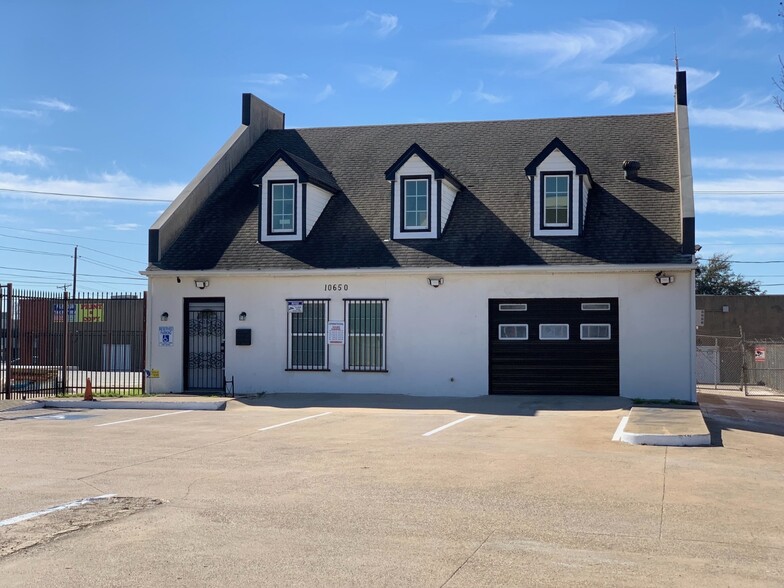 10650 Control Pl, Dallas, TX for lease - Building Photo - Image 1 of 2