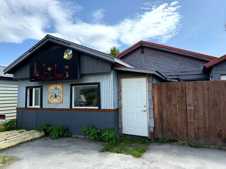 453 E Pioneer Ave, Homer, AK for sale - Building Photo - Image 1 of 10