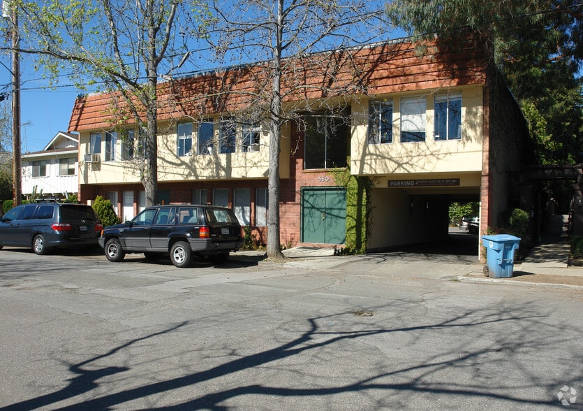 560 Oxford Ave, Palo Alto, CA for lease - Building Photo - Image 2 of 3