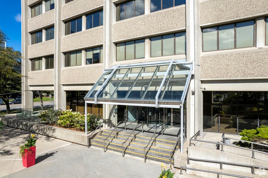 2 Lansing Sq, Toronto, ON for lease - Building Photo - Image 3 of 5