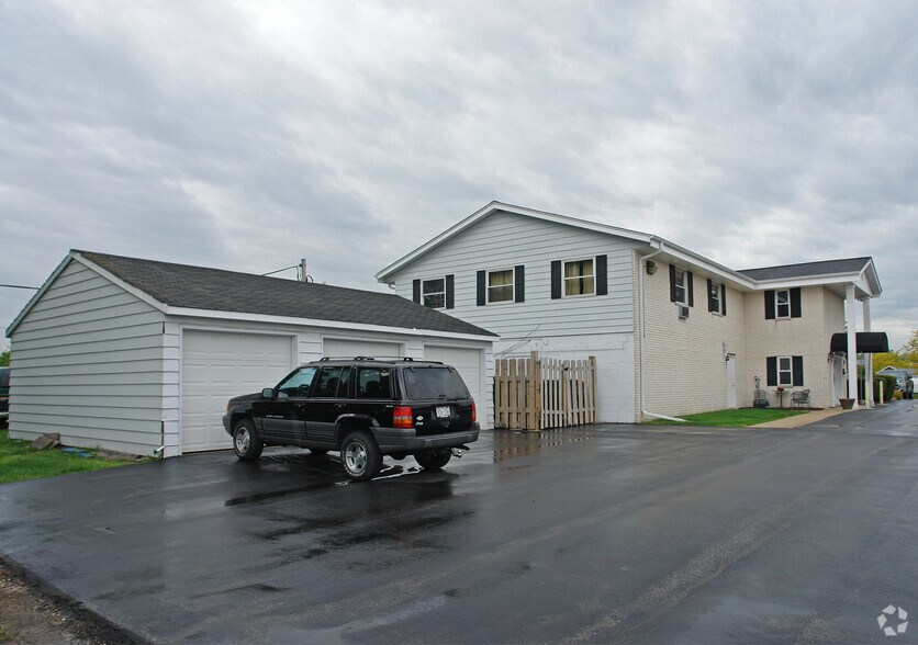 3850 S Moorland Rd, New Berlin, WI 53151 Retail for Lease