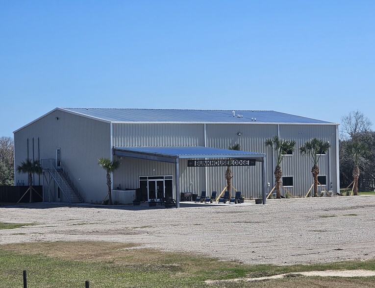 1811 State Highway 185 E, Seadrift, TX for sale - Building Photo - Image 1 of 18