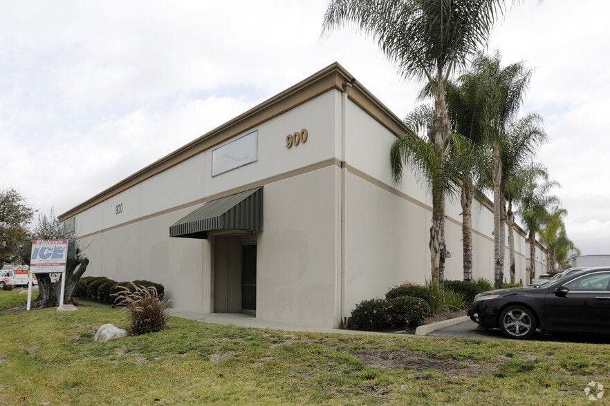 900 S Placentia Ave, Placentia, CA for lease - Primary Photo - Image 1 of 3