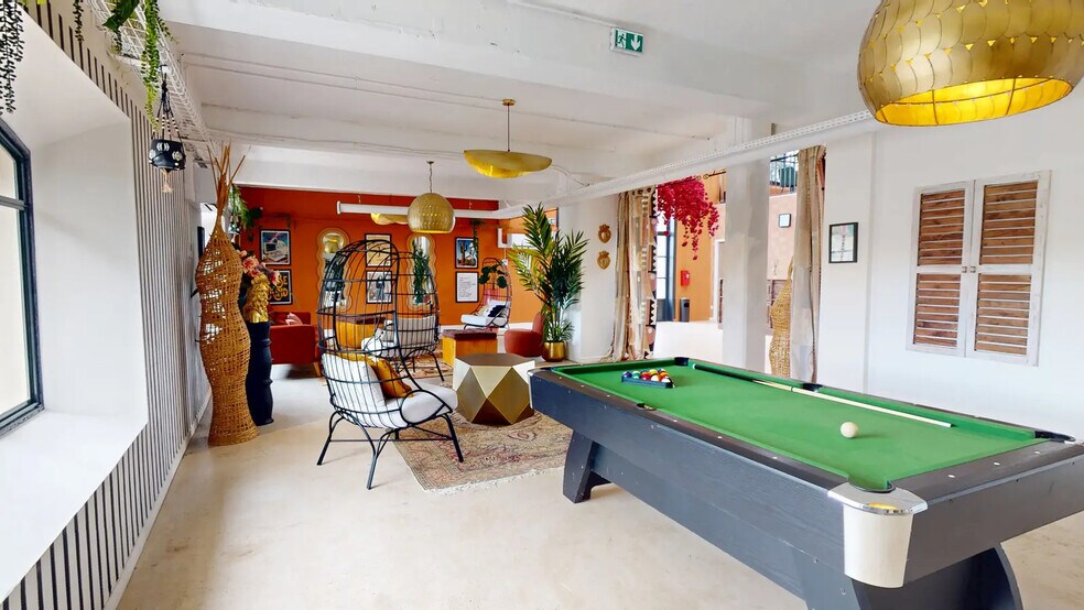 Office in Béziers for lease - Interior Photo - Image 2 of 5