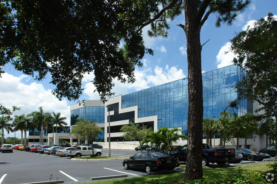 4200 Northcorp Pky, Palm Beach Gardens, FL for lease - Building Photo - Image 3 of 14