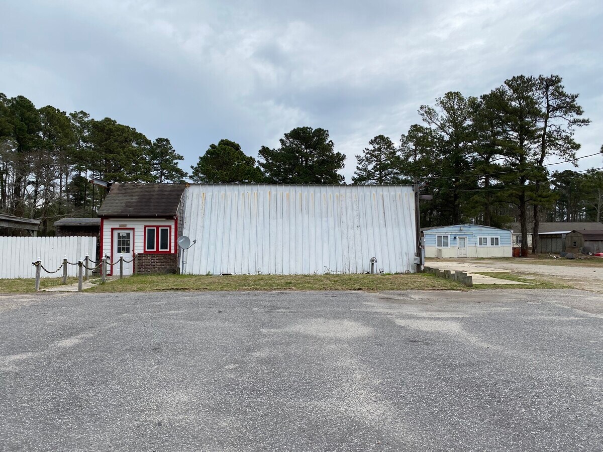 7373 Caratoke Hwy, Jarvisburg, NC 27947