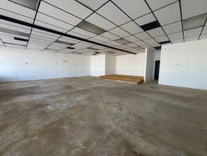 11001 N 99th Ave, Peoria, AZ for lease Interior Photo- Image 2 of 7