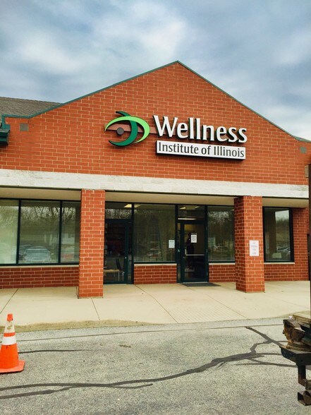 741 McHenry Ave, Crystal Lake, IL for sale - Building Photo - Image 1 of 1