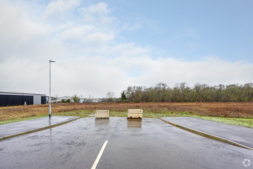 Pride Pky, Sleaford for lease - Building Photo - Image 2 of 4