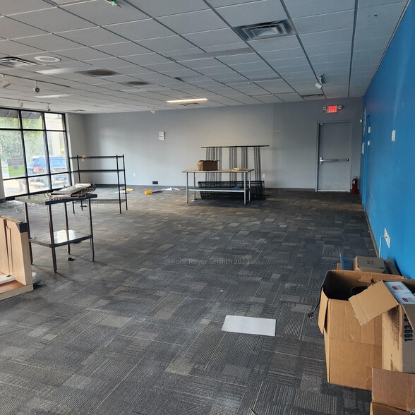 4409 N High St, Columbus, OH for lease - Building Photo - Image 3 of 4