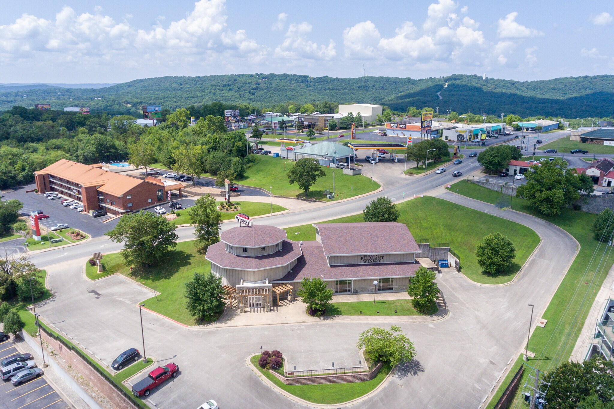 3125 Green Mountain Dr, Branson, MO for sale Primary Photo- Image 1 of 1