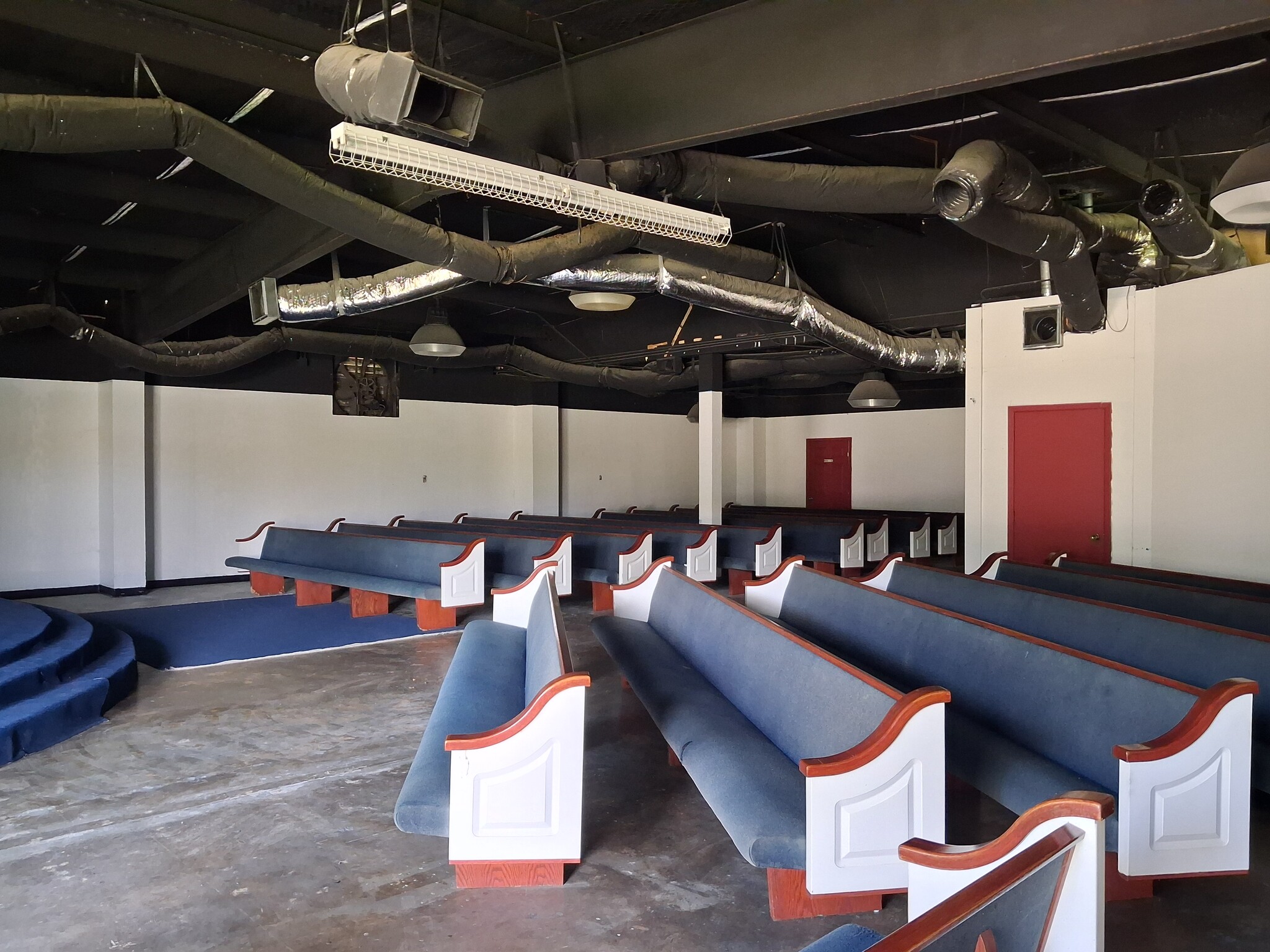 7040 State Highway 75 S, Huntsville, TX for lease Interior Photo- Image 1 of 7