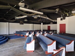 7040 State Highway 75 S, Huntsville, TX for lease Interior Photo- Image 1 of 7