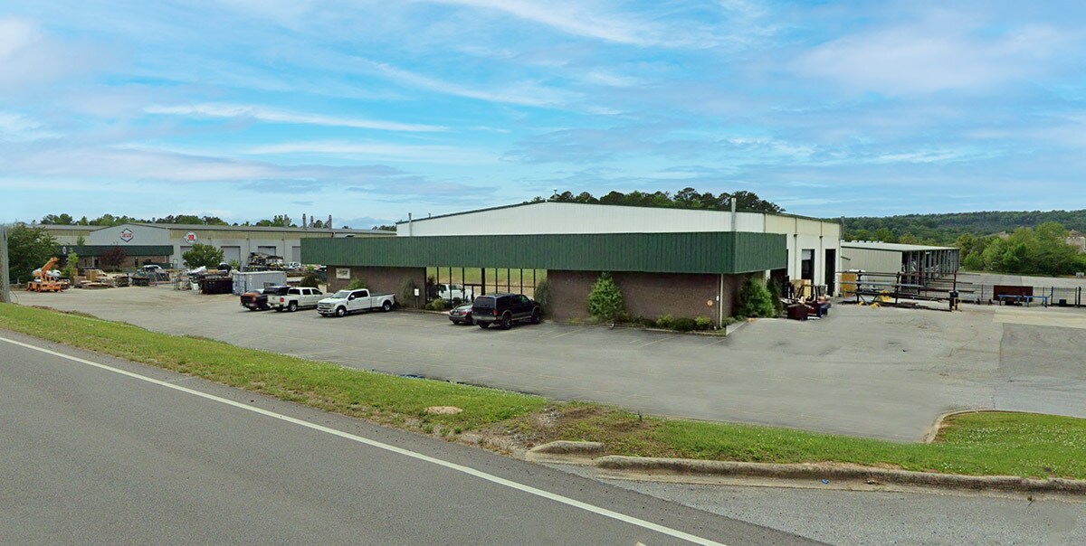 1016 Powder Plant Rd, Bessemer, AL 35022