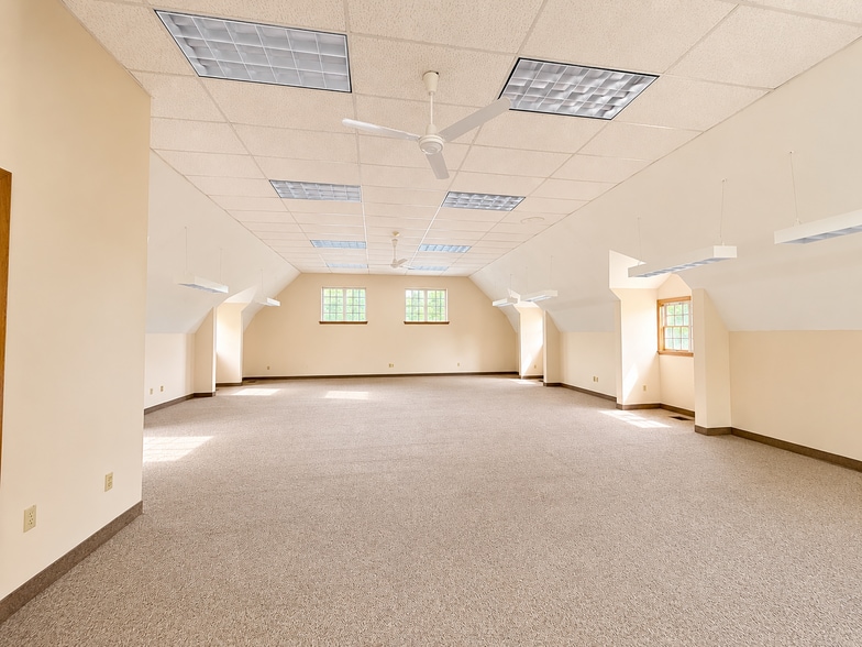 1170 Ellington Rd, South Windsor, CT for sale - Building Photo - Image 3 of 18