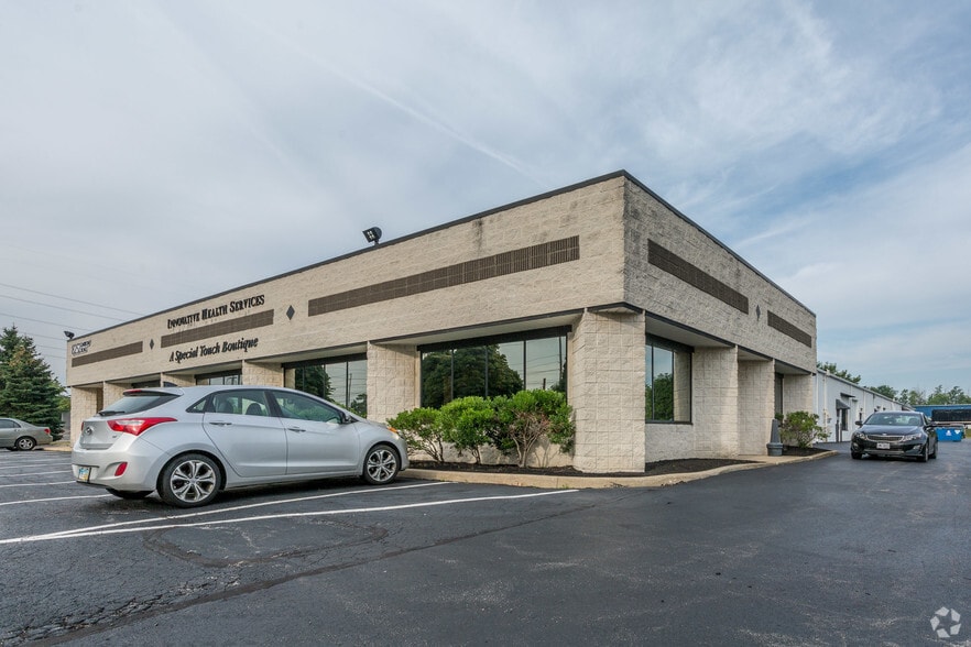 8252 Darrow Rd, Twinsburg, OH for lease - Building Photo - Image 3 of 4