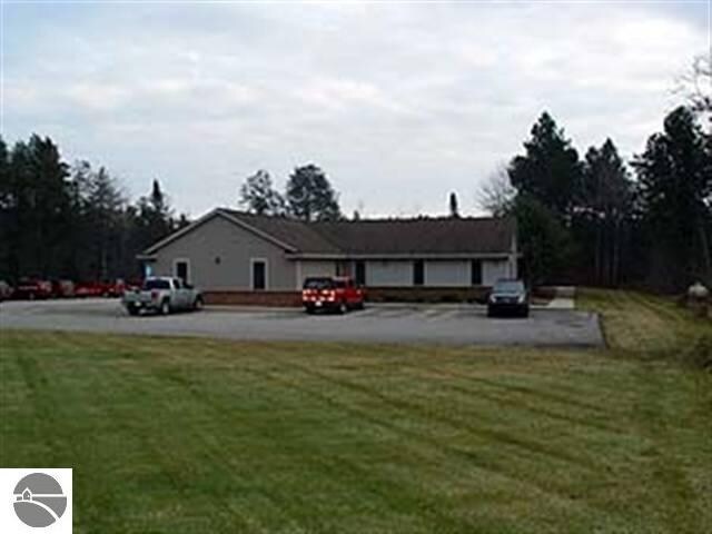 1680 Hartwick Pines Rd, Grayling, MI for sale Primary Photo- Image 1 of 1