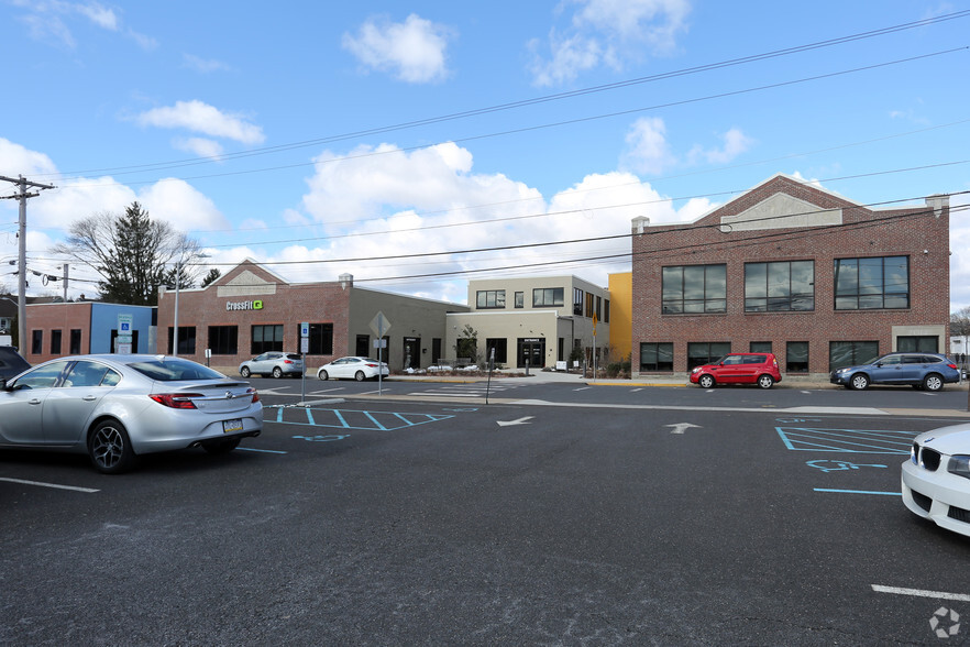 18 S 5th St, Quakertown, PA for lease - Building Photo - Image 3 of 6