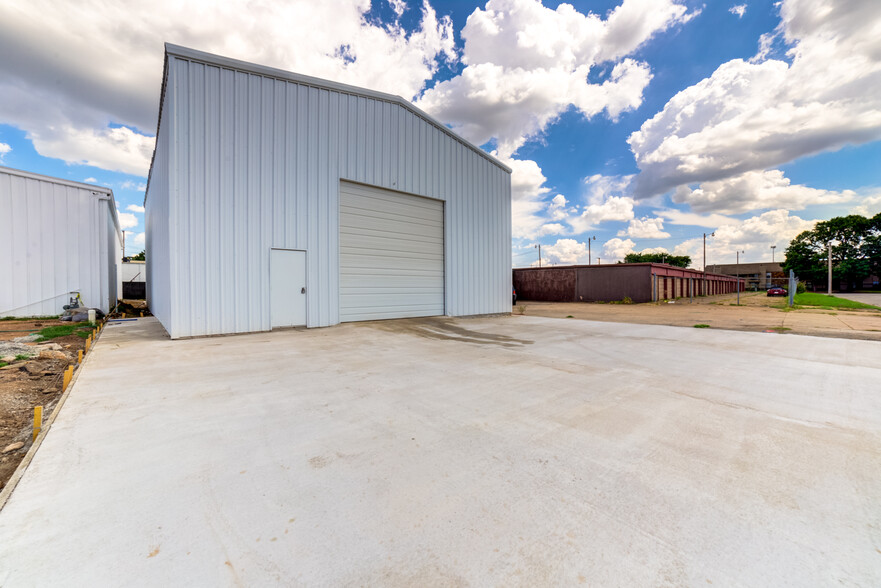 5823 Owasso, Tulsa, OK for lease - Building Photo - Image 1 of 13