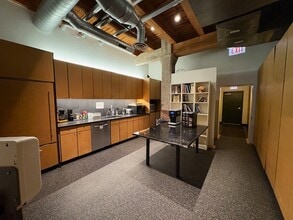 333 S Desplaines St, Chicago, IL for lease Building Photo- Image 1 of 5