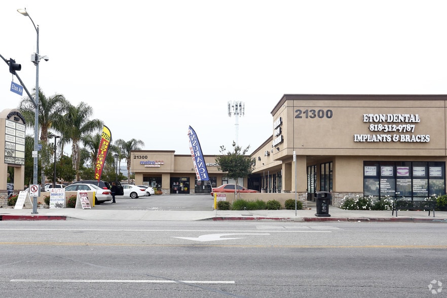 21300 Sherman Way, Canoga Park, CA for lease - Building Photo - Image 2 of 4
