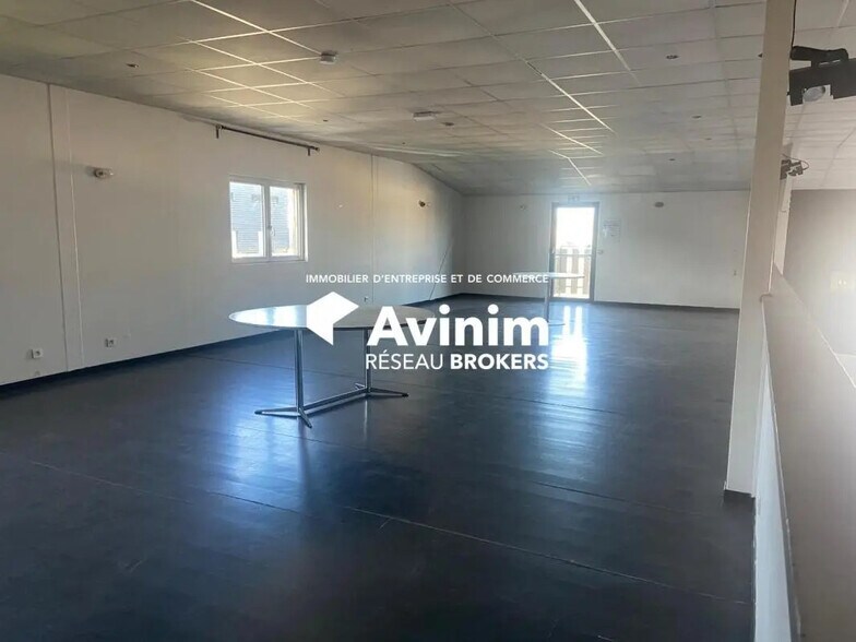 Industrial in Magny-en-Vexin for sale - Interior Photo - Image 2 of 7