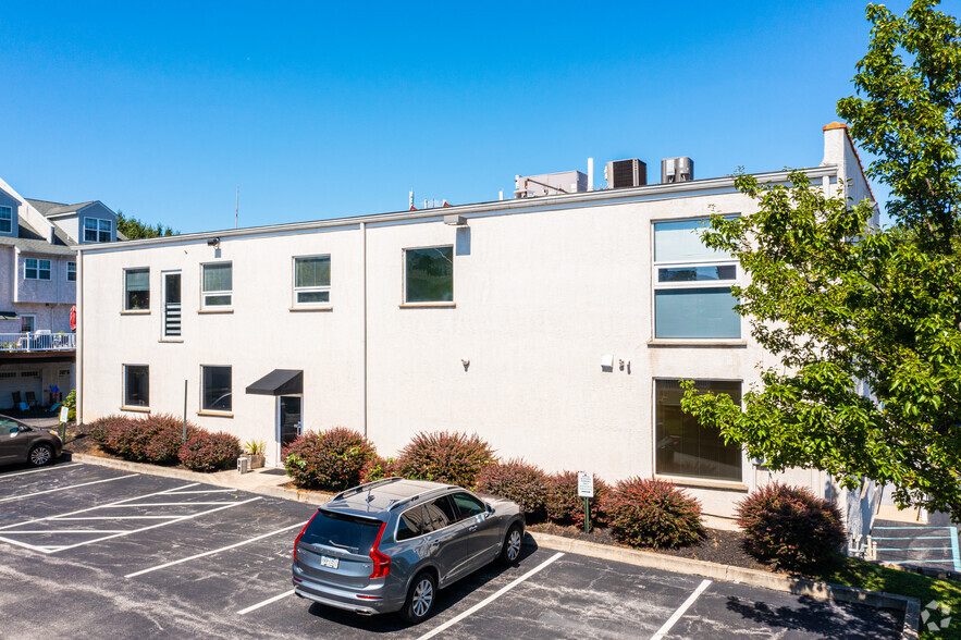 424 E Elm St, Conshohocken, PA for lease - Building Photo - Image 2 of 7