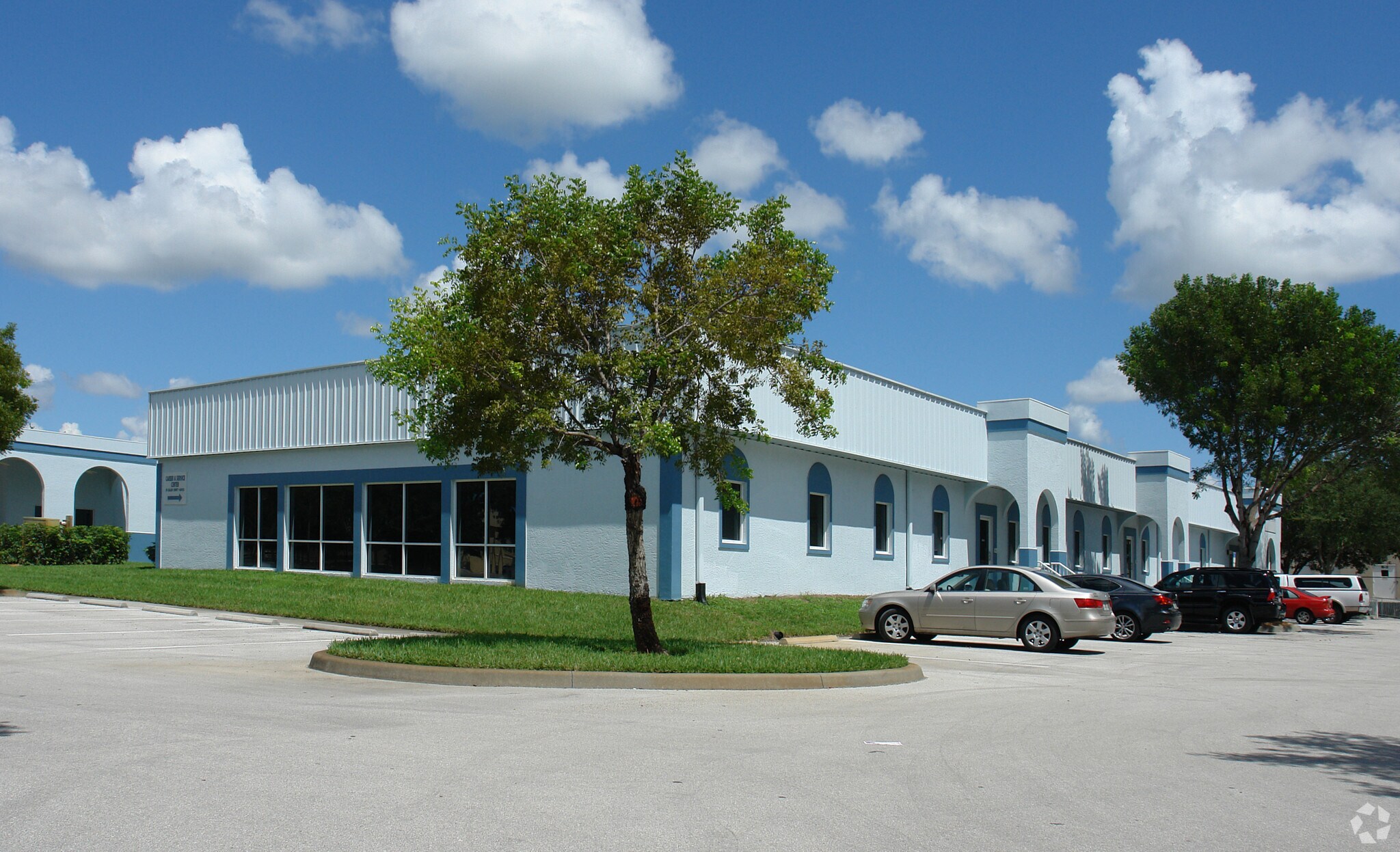 215 AIRPORT PULLING Rd N, NAPLES, FL for sale Primary Photo- Image 1 of 1