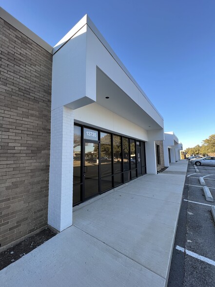 13731-13745 Omega Dr, Farmers Branch, TX for lease - Building Photo - Image 2 of 7