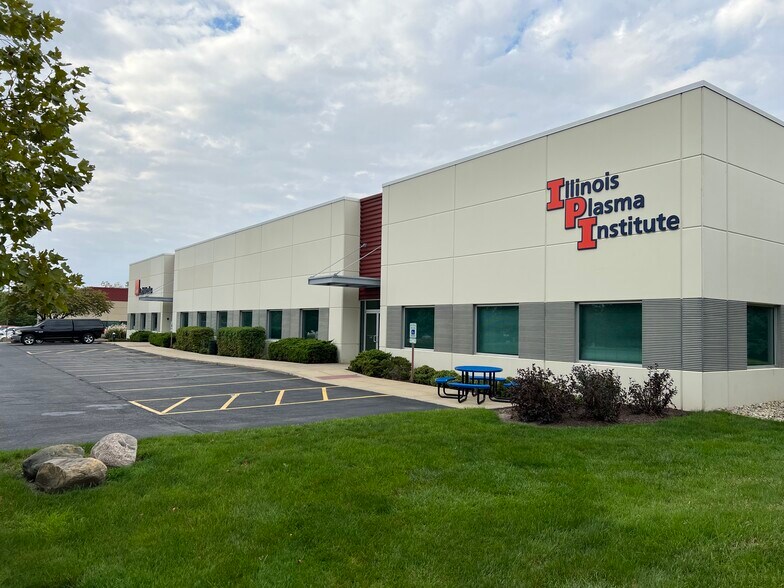 2109 S Oak St, Champaign, IL for sale - Building Photo - Image 1 of 1
