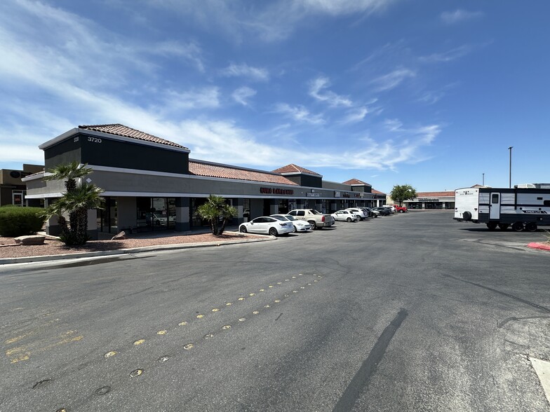 3720-3740 E Sunset Rd, Las Vegas, NV for lease - Building Photo - Image 1 of 4