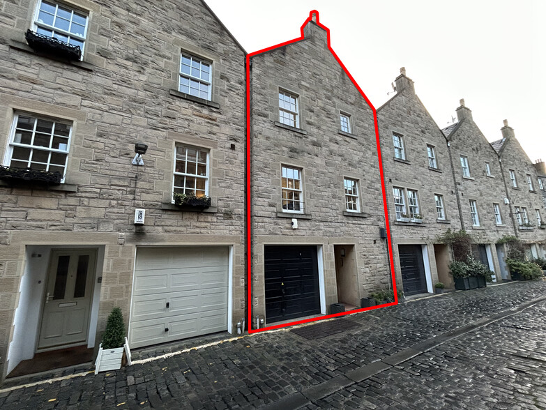 36 Atholl Crescent Ln, Edinburgh for sale - Primary Photo - Image 1 of 4