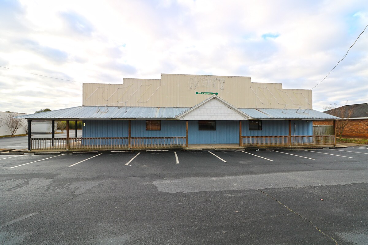 1229 Russell Pkwy - Front (7)