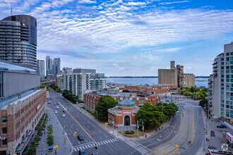 545 Lake Shore Blvd W, Toronto, ON - aerial  map view