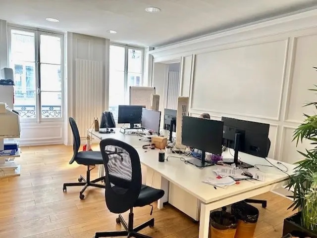 Office in Paris for lease - Interior Photo - Image 1 of 11