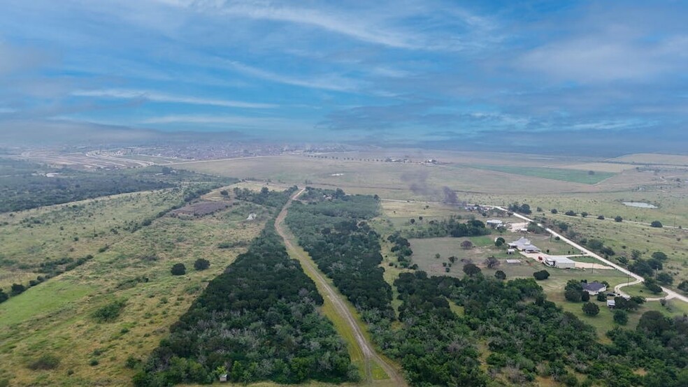 504 Frances Harris Ln, San Marcos, TX for sale - Primary Photo - Image 1 of 12