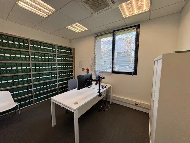 Office in Saint-Étienne for lease Interior Photo- Image 1 of 7